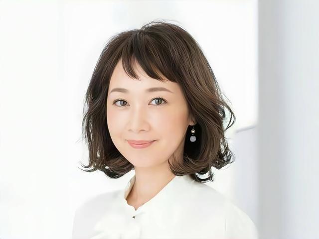 尊龙凯时官网 六十岁女人留什么发型显年轻